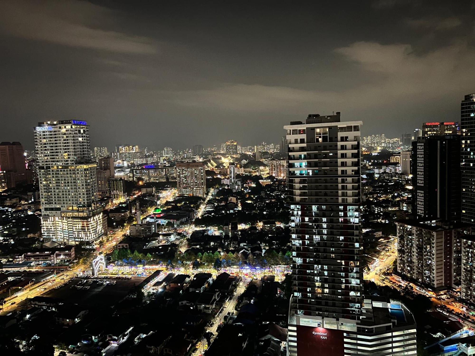 Mercu Summer Suites Klcc By Sweet Home Kuala Lumpur Exterior photo